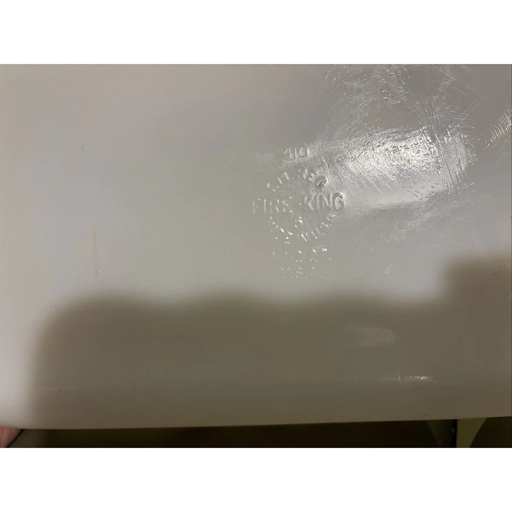 Vintage Anchor Hocking Fire King 1.5qt Wheat Pattern Baking Dish Milk Glass #410